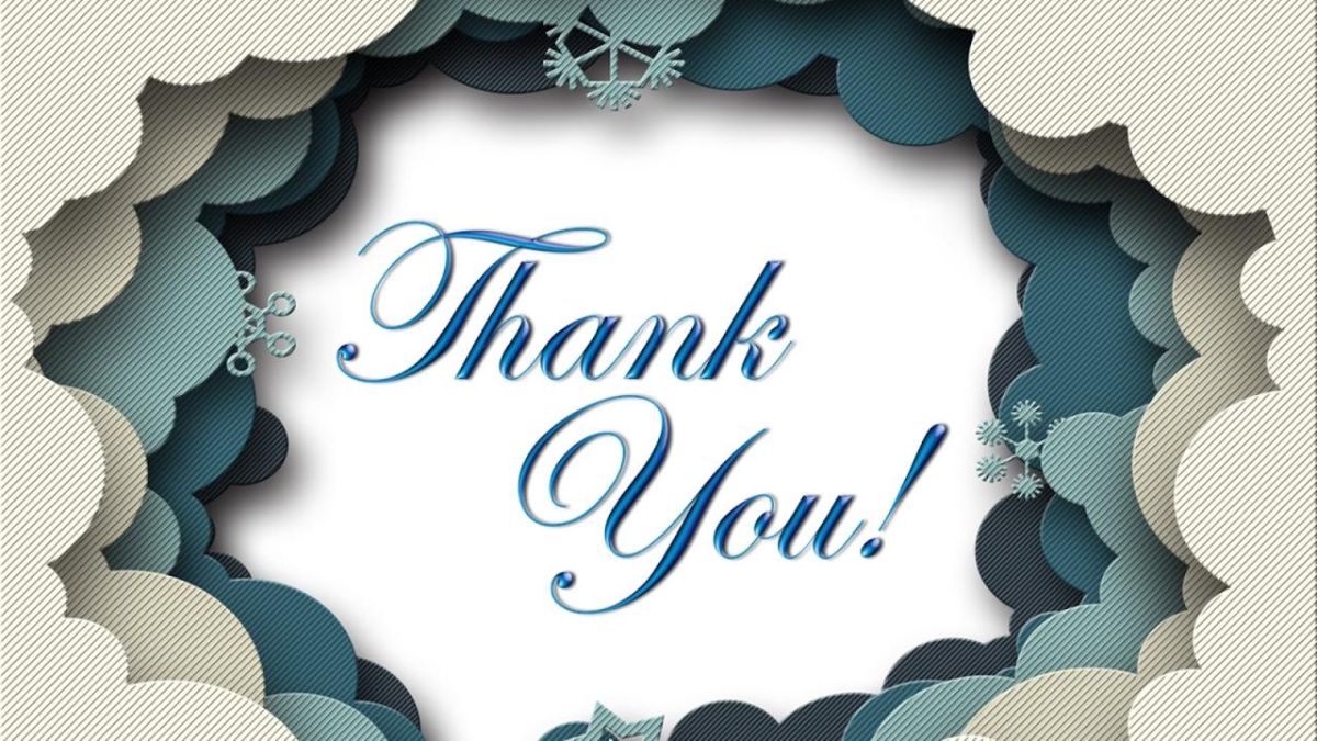 Hình nền "Thank You" nghệ thuật, tông màu xanh và trắng, độ phân giải 1080x1920, chất lượng HD, thiết kế sáng tạo.