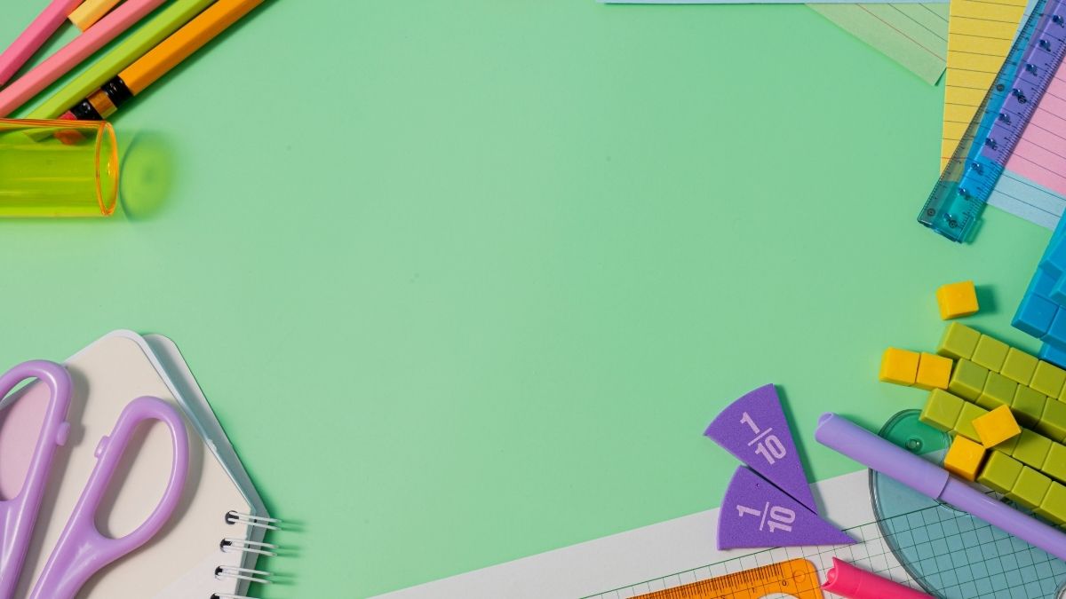 Hình ảnh dụng cụ học tập đầy màu sắc phù hợp với bài thuyết trình PowerPoint ngày 20/11.